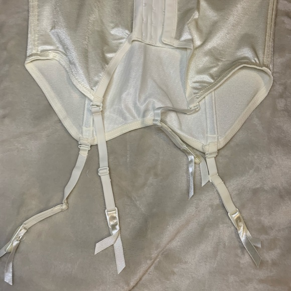 Panache Special Occasions Strapless Convertible corset bustier garters in ivory - Picture 3 of 7